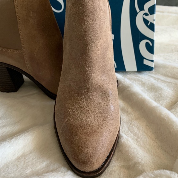 Lucky Brand tan bootie with almond toe - Picture 2 of 4